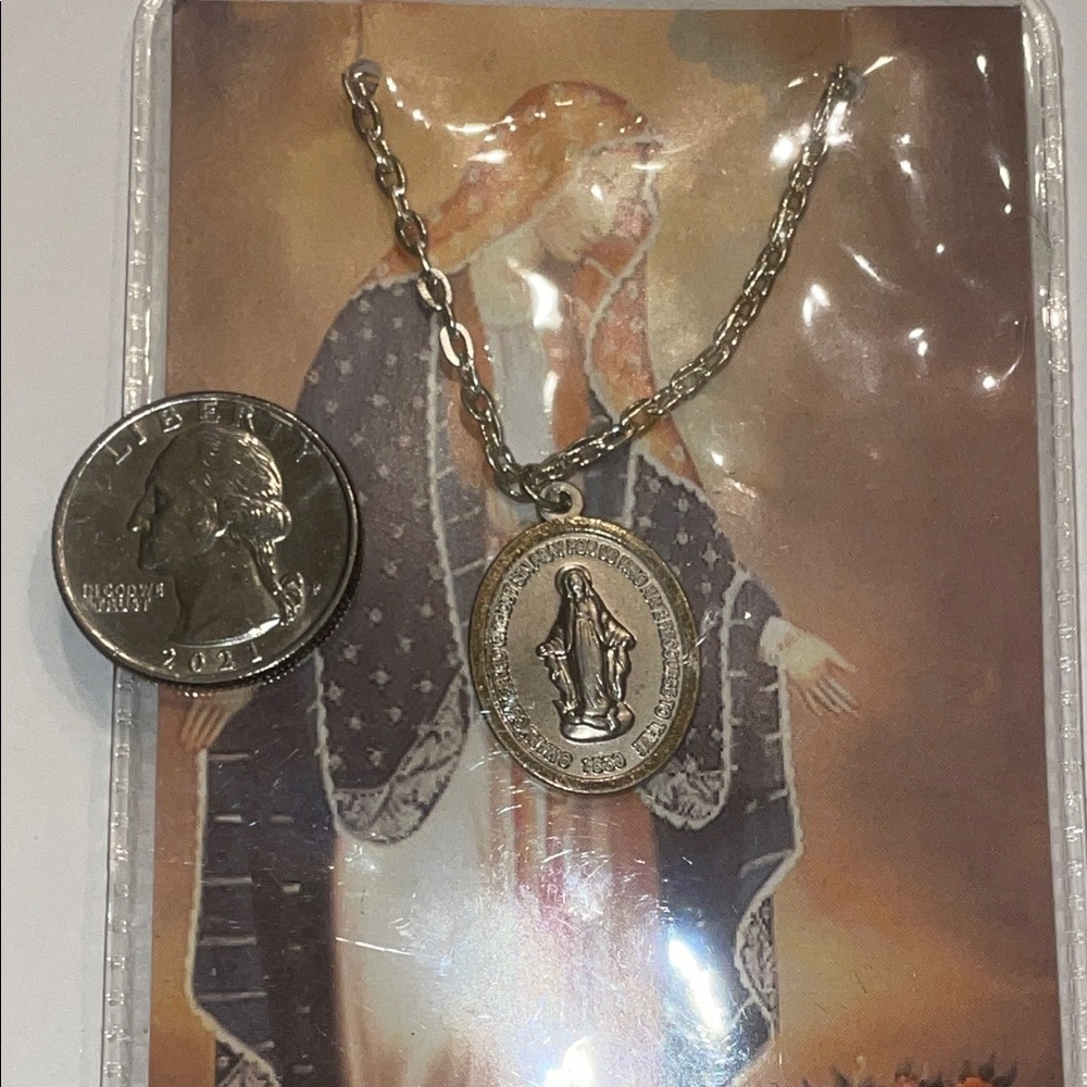 Silver Tone Pope John Paul’s Prayer to Our Lady Religious Pendant Necklace - Picture 4 of 6